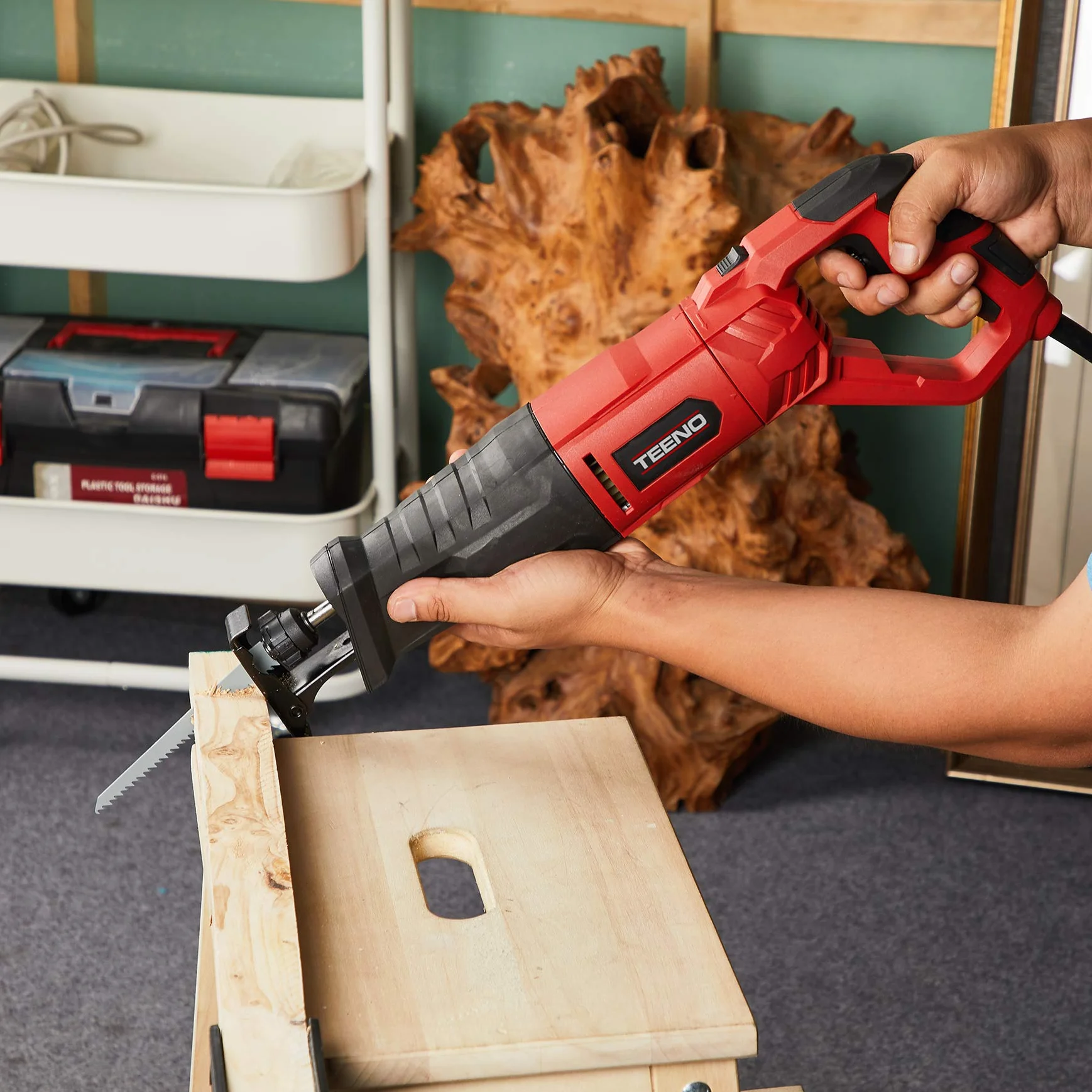 TEENO Sierra sable 850W con cable, Manija Giratoria (Izquierda y Derecha 90º), Gatillo de Velocidad Variable 0~2800RPM, 2 Hojas de 150mm(Madera 6T HCS, Metal 14T BIM),LED