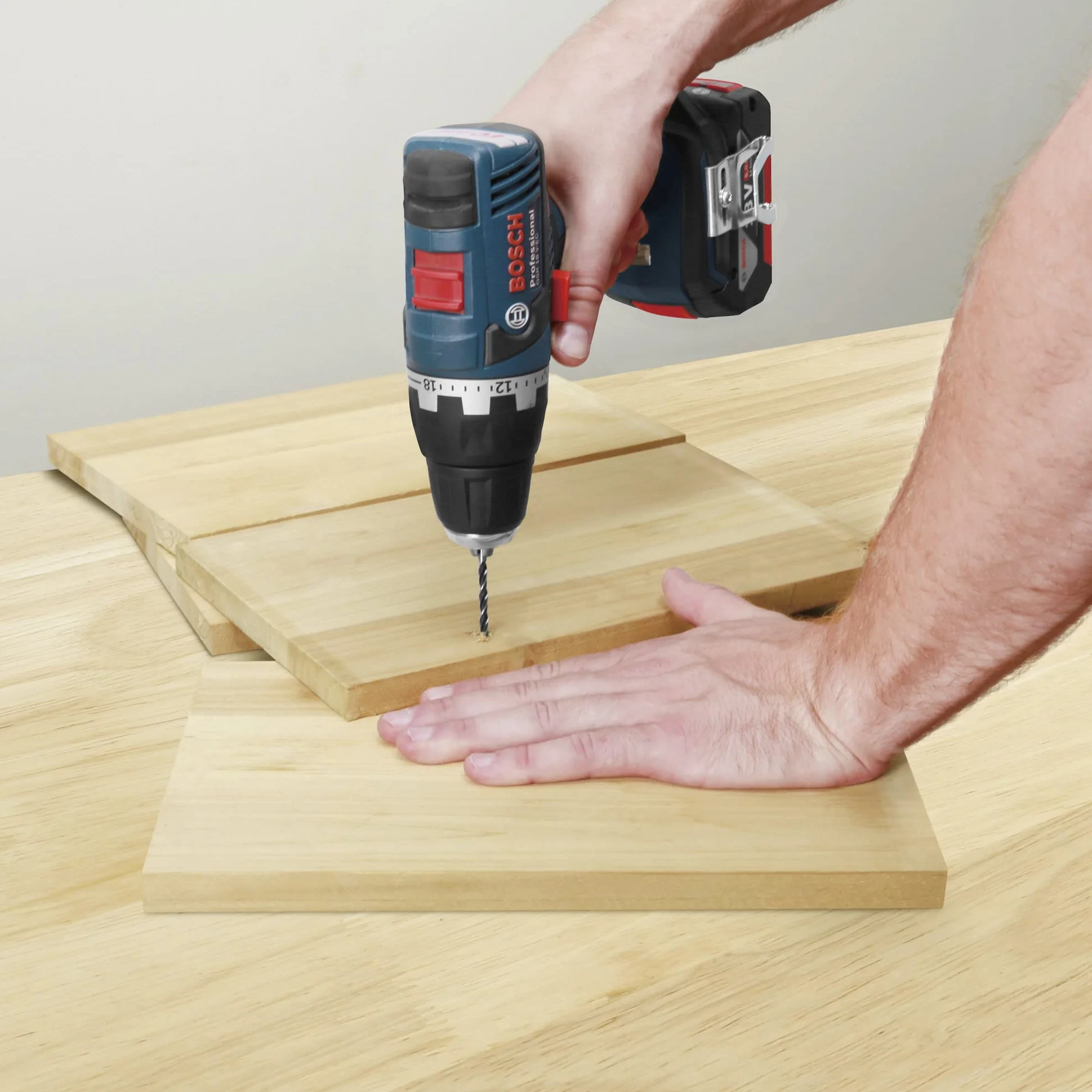 Bosch Juego de 103 piezas mixtas de brocas y puntas de atornillar de titanio (para madera, piedra, metal, para atornilladores y taladros)
