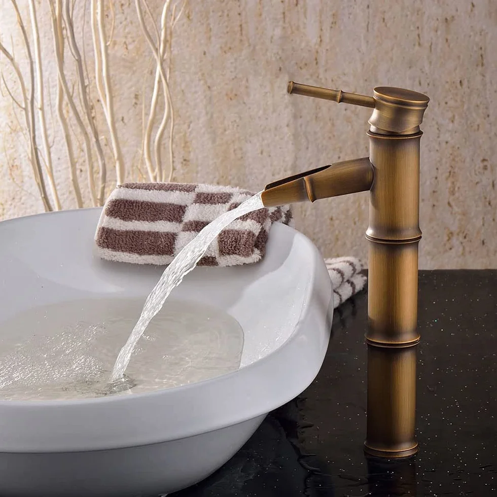 Grifo de baño, grifo de lavabo de bronce retro, grifo de un solo orificio de agua fría y caliente, adecuado para diámetros interiores de 32 mm a 40 mm