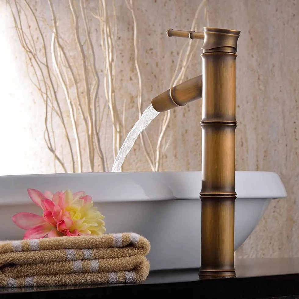 Grifo de baño, grifo de lavabo de bronce retro, grifo de un solo orificio de agua fría y caliente, adecuado para diámetros interiores de 32 mm a 40 mm