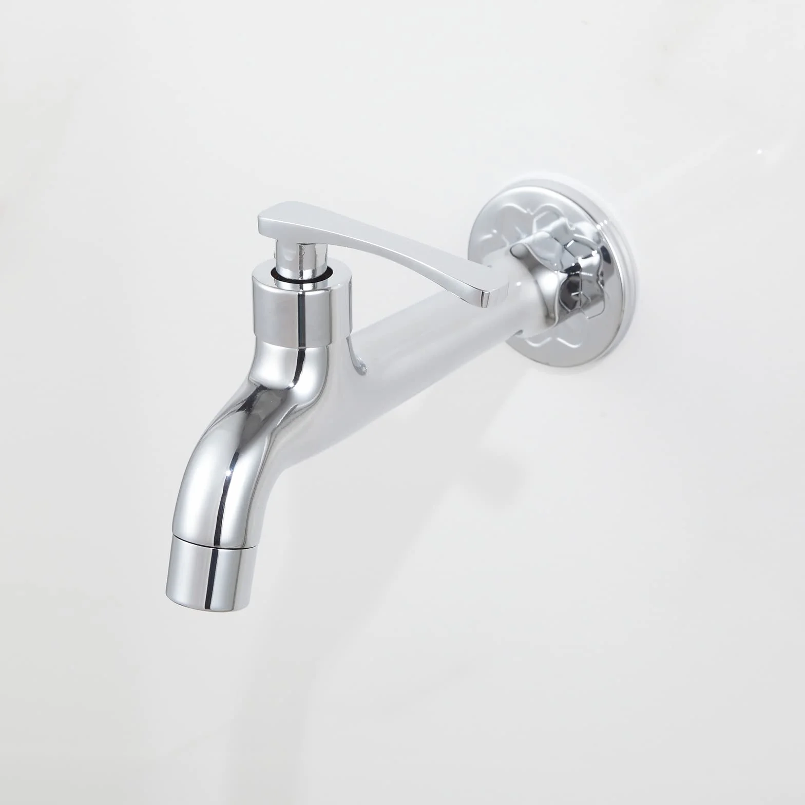 Grifo de Cromo Latón para Lavandería y Baño - Montaje en Pared, Agua Fría