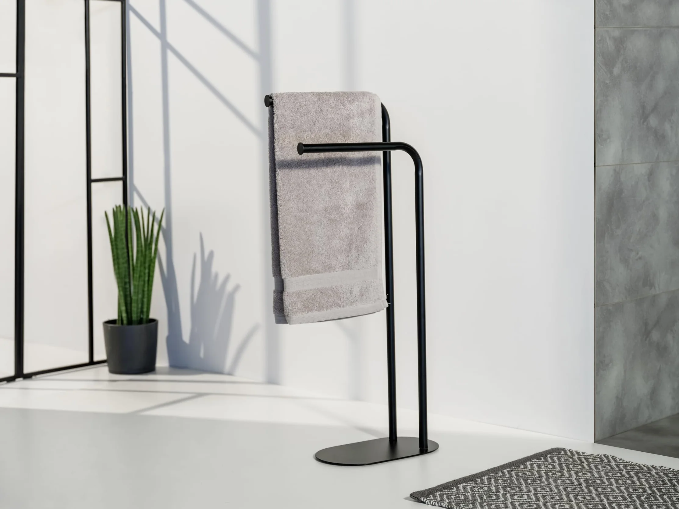 WENKO Toallero Mod Levante Soporte Independiente para Toallas Perchero Acero Negro 30 x 79 x 17 cm