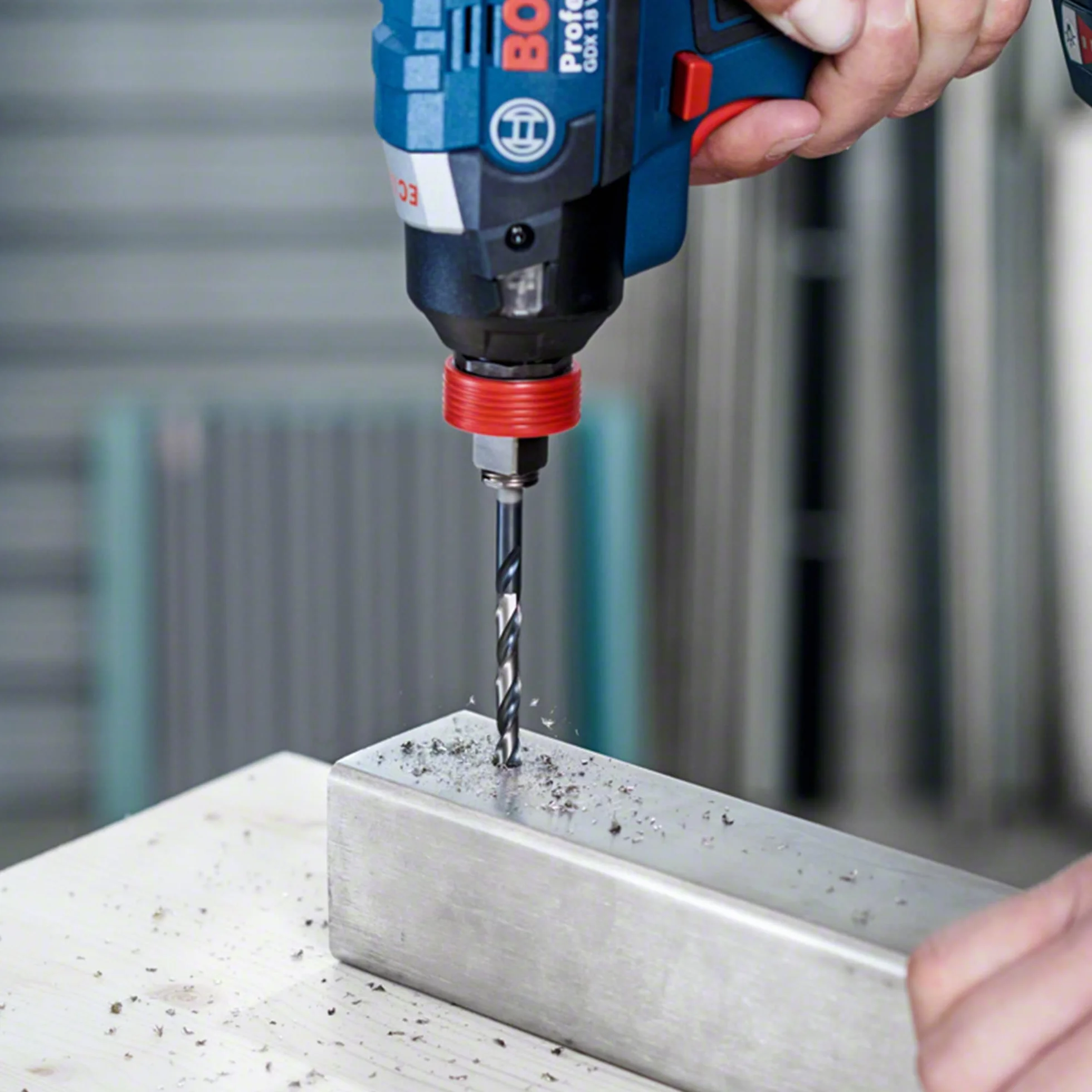 Bosch Juego de 103 piezas mixtas de brocas y puntas de atornillar de titanio (para madera, piedra, metal, para atornilladores y taladros)