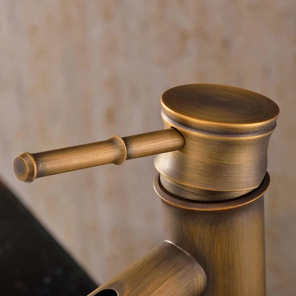 Grifo de baño, grifo de lavabo de bronce retro, grifo de un solo orificio de agua fría y caliente, adecuado para diámetros interiores de 32 mm a 40 mm